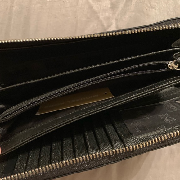 Michael Kors Wallet - Picture 5 of 5